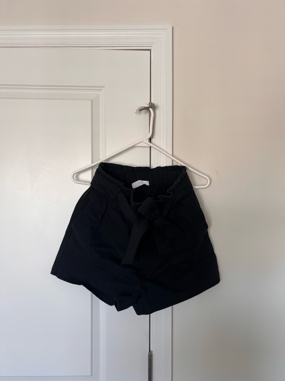 Elodie High-Waist Black Shorts with Tie Belt Size XS